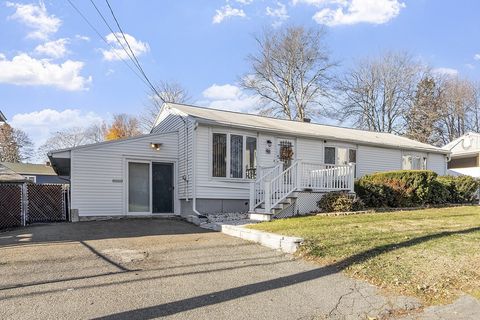 48 Larchwood Road Methuen MA 01844