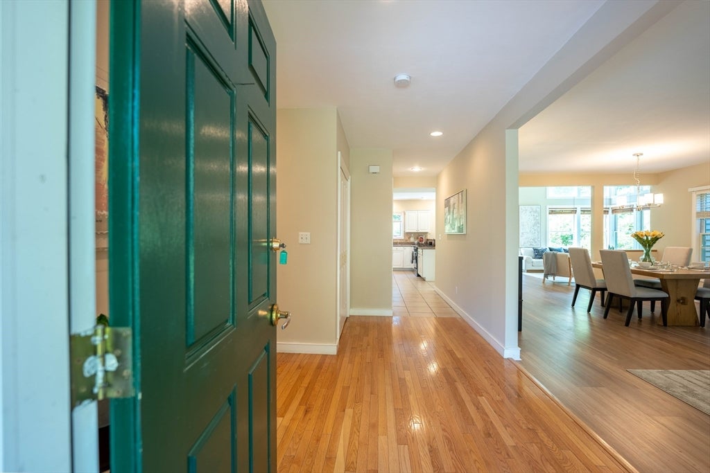 25 Livermore Ln 25