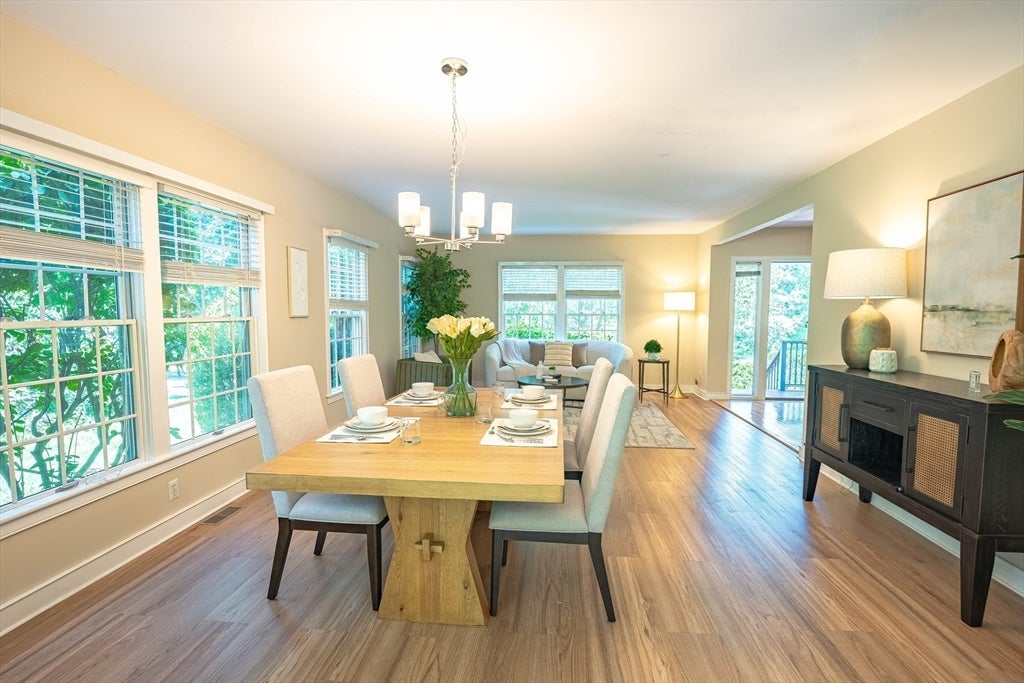 25 Livermore Ln 25