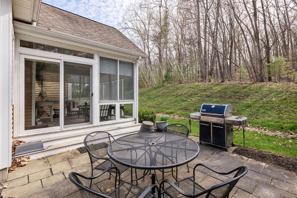 6 Summerland Way 6