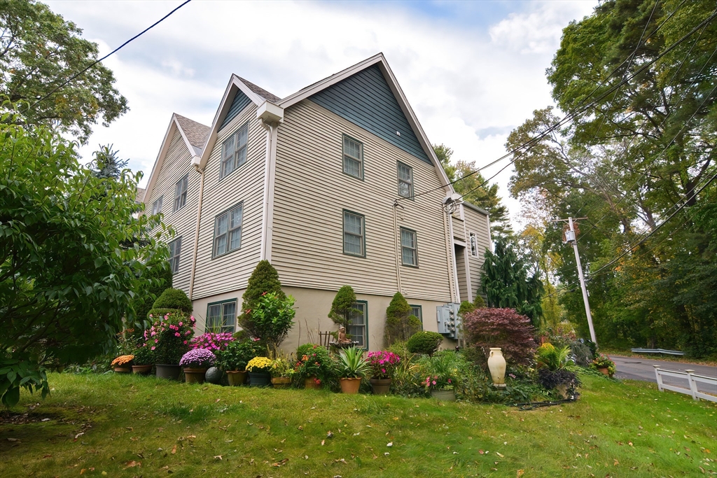 227 Reservoir St 4