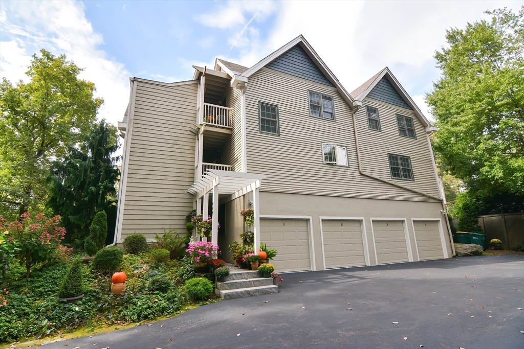 227 Reservoir St 4