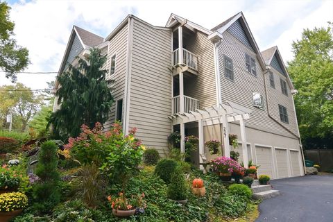 227 Reservoir St 4 Norton MA 02766