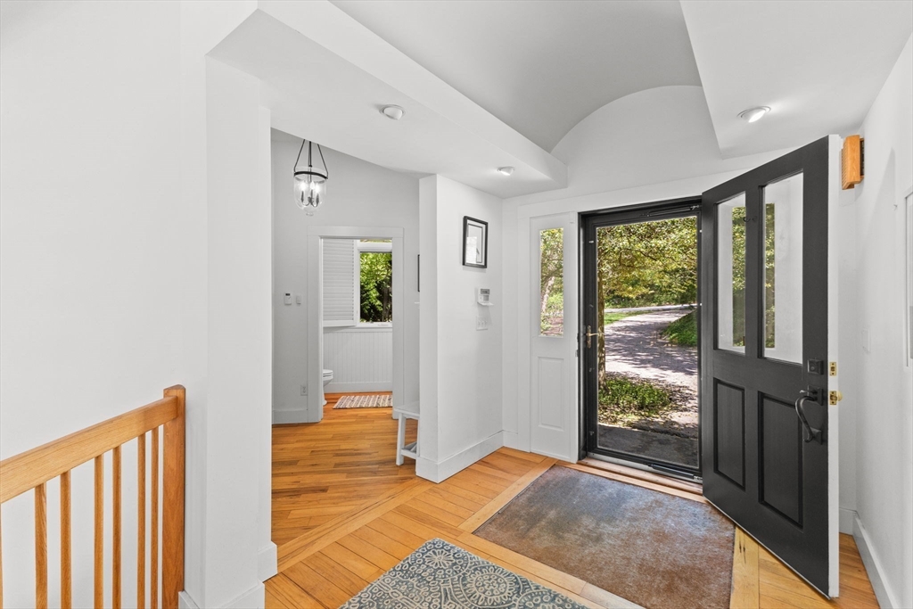 82 Harbor Hill Road