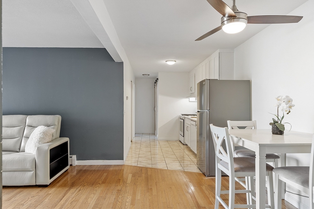 37 Hosmer St 20