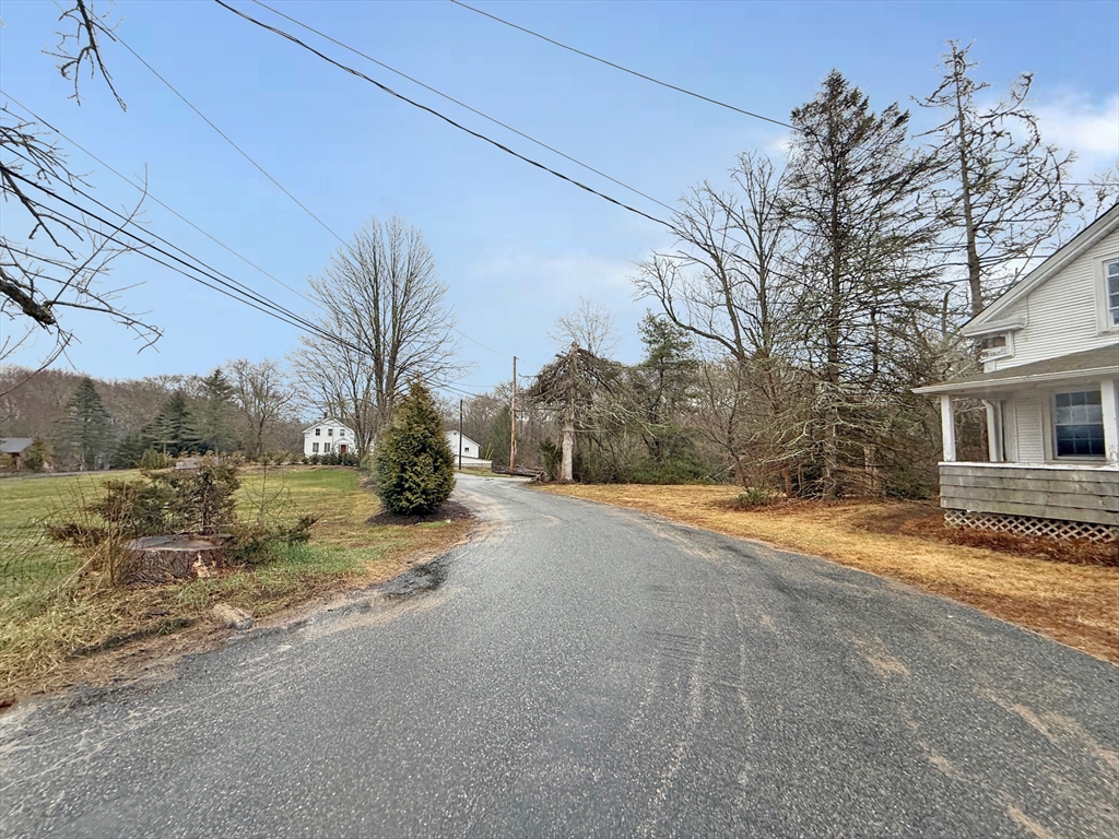 15 Newberry Ln
