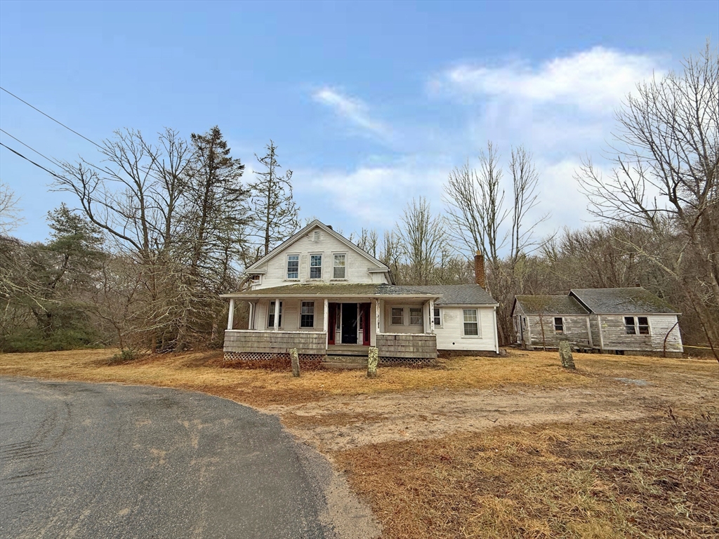 15 Newberry Ln