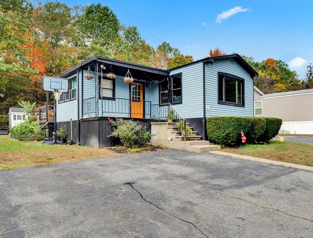 31 Sonia Dr