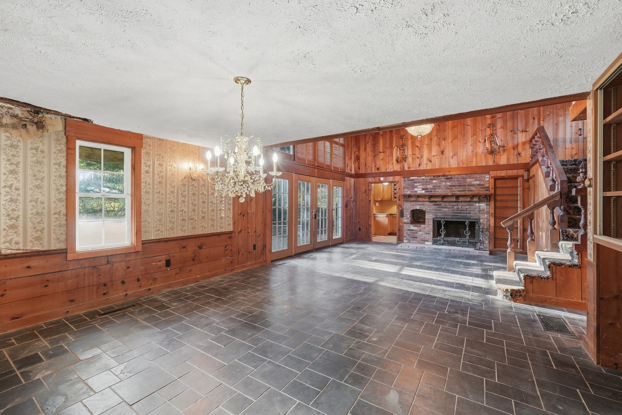 8 Pumpkin Ln, Charlton, MA Photo #11