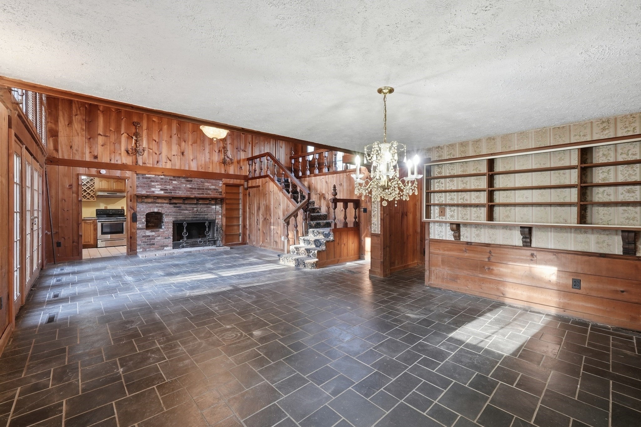 8 Pumpkin Ln, Charlton, MA Photo #10