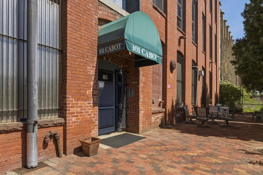 101 Cabot St 402