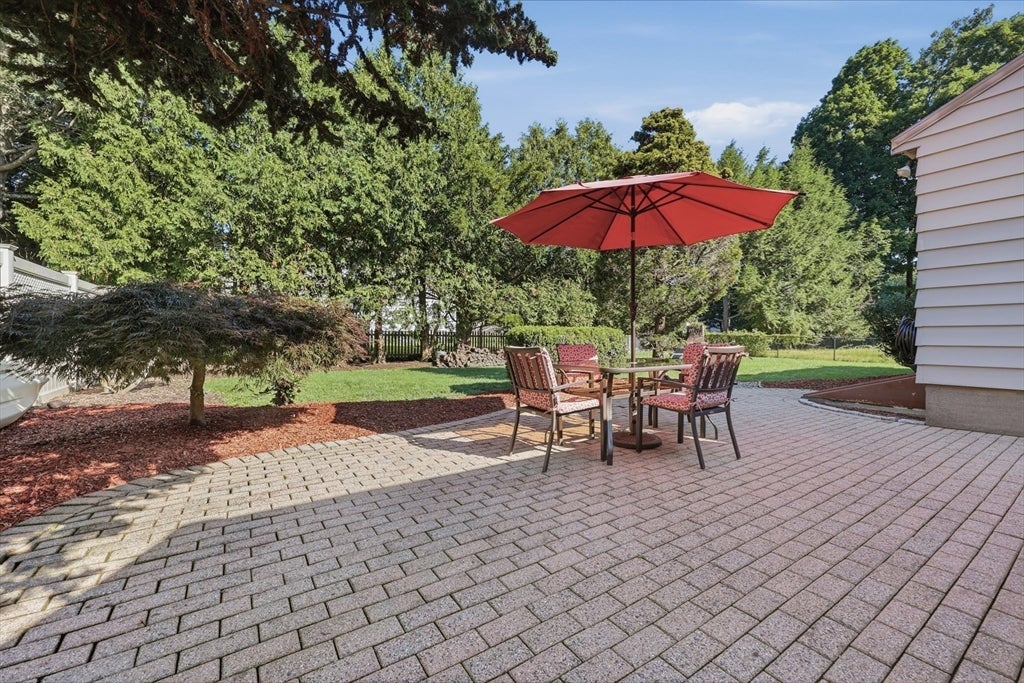 39 Maple Circle, Shrewsbury, MA Photo #31