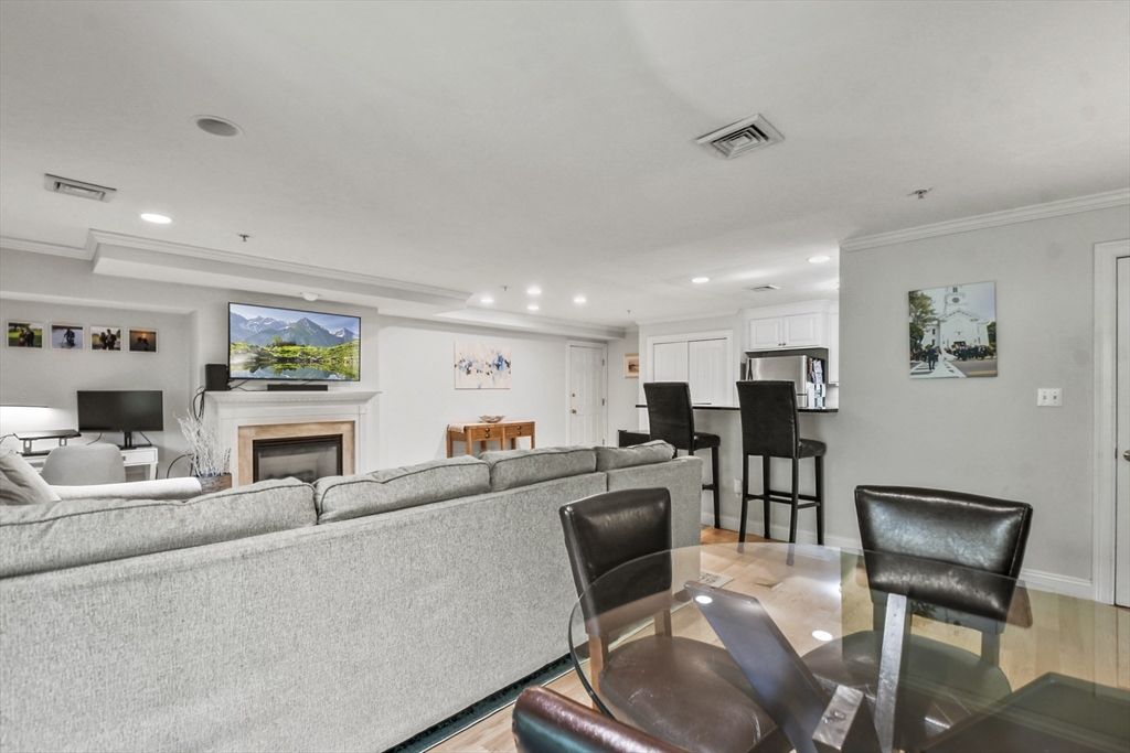 29 Maple Street C