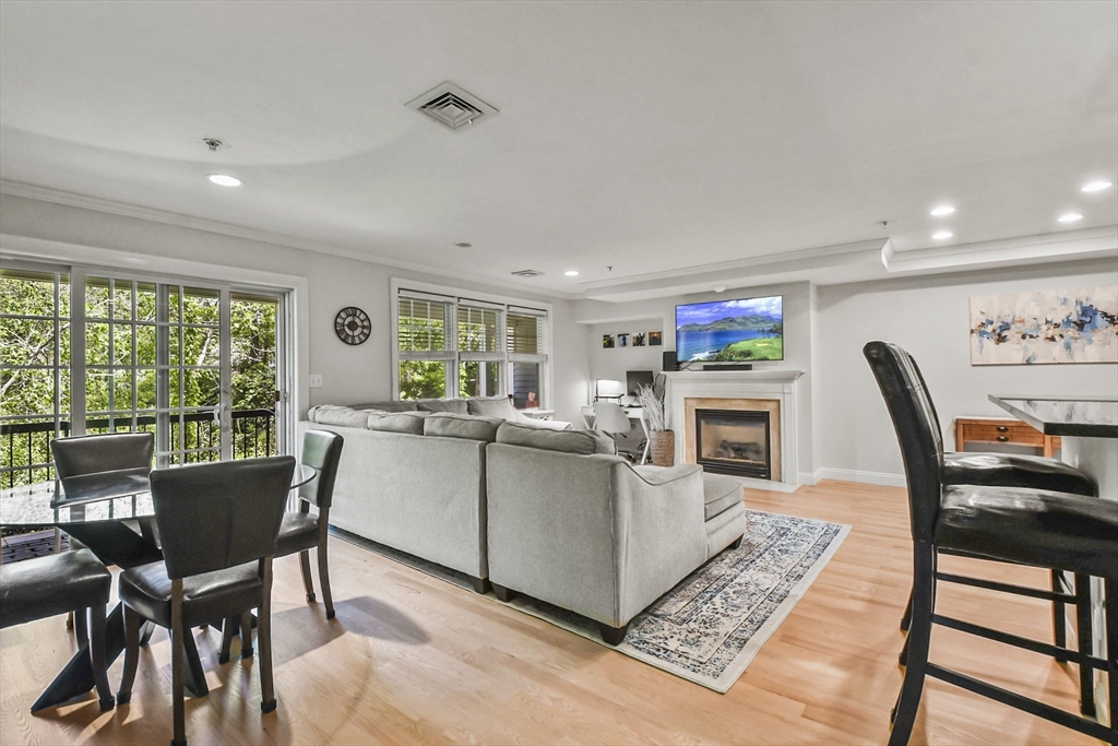 29 Maple Street C