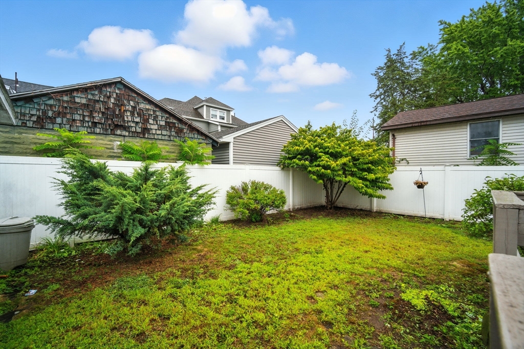 10-12 Rivest Ct