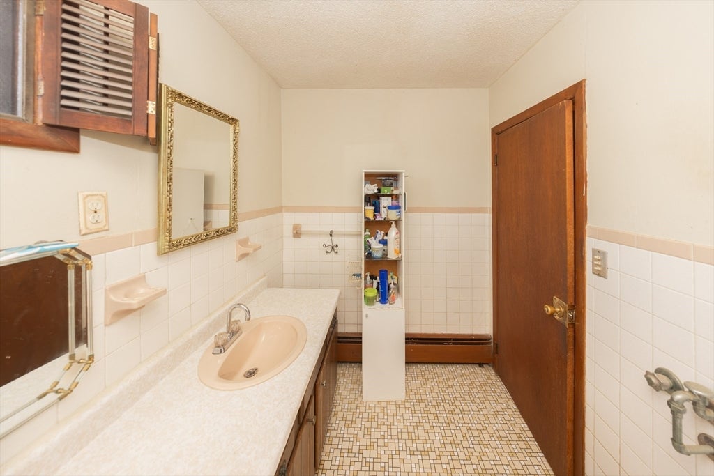 65 Beattie St, Fall River, MA, 65 Beattie St, Fall River, MA Photo #10