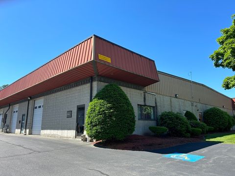 9 Bonazzoli Ave Hudson MA 01749