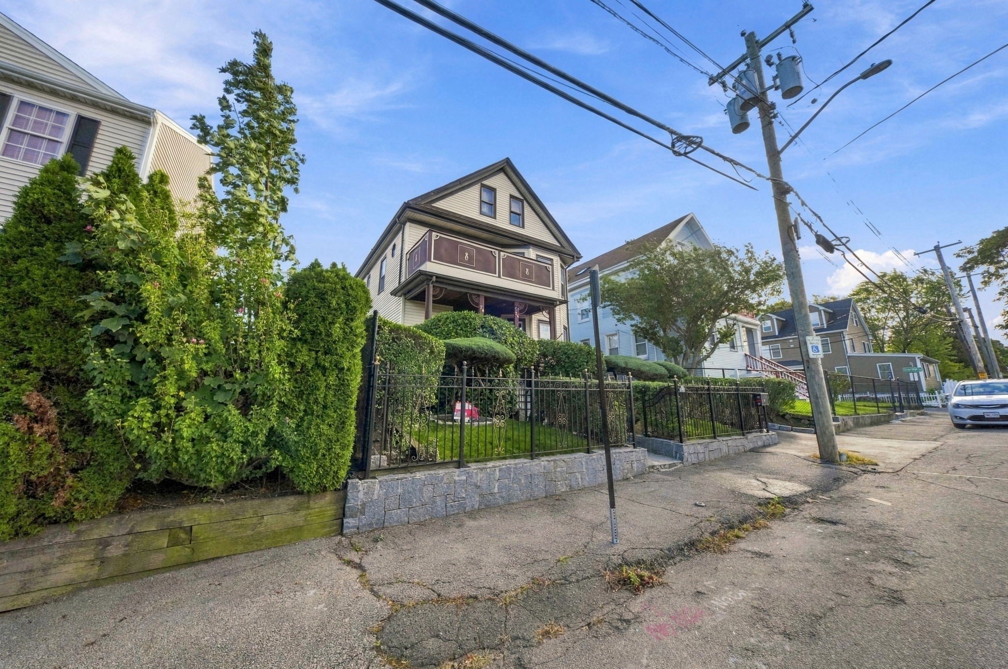 24-26 Walnut St