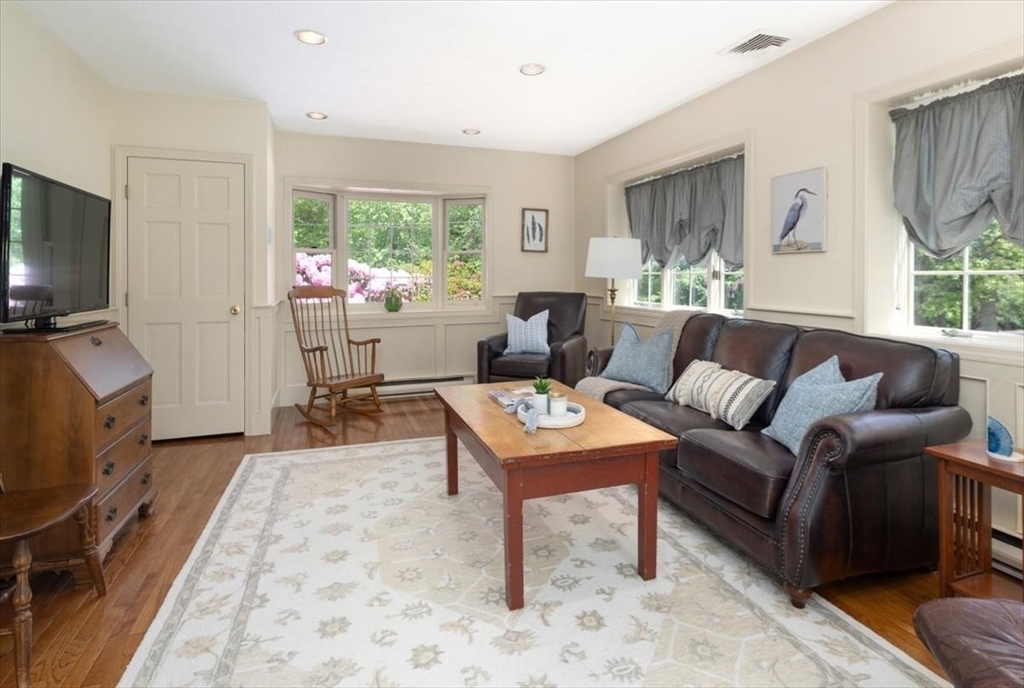 80 Buttonwood Lane