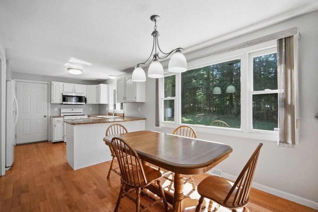 78 Oak Brook Drive, East Longmeadow, MA, 78 Oak Brook Drive, East Longmeadow, MA Photo #6