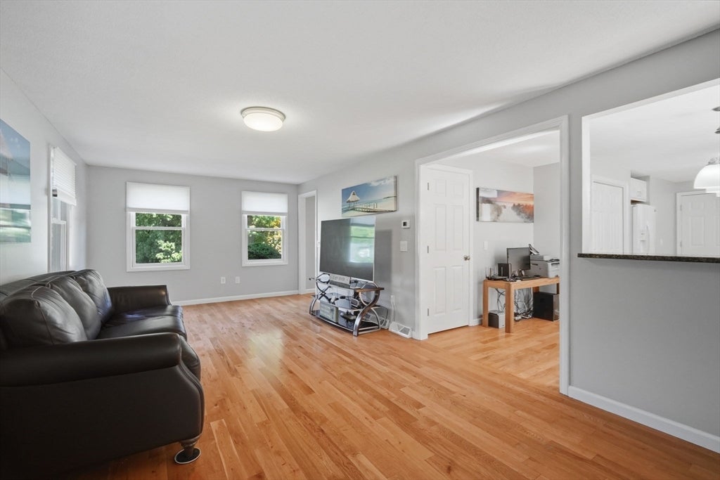 78 Oak Brook Drive, East Longmeadow, MA, 78 Oak Brook Drive, East Longmeadow, MA Photo #3