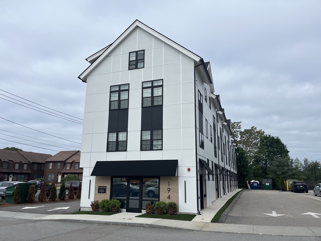 194 Rumford Avenue 4