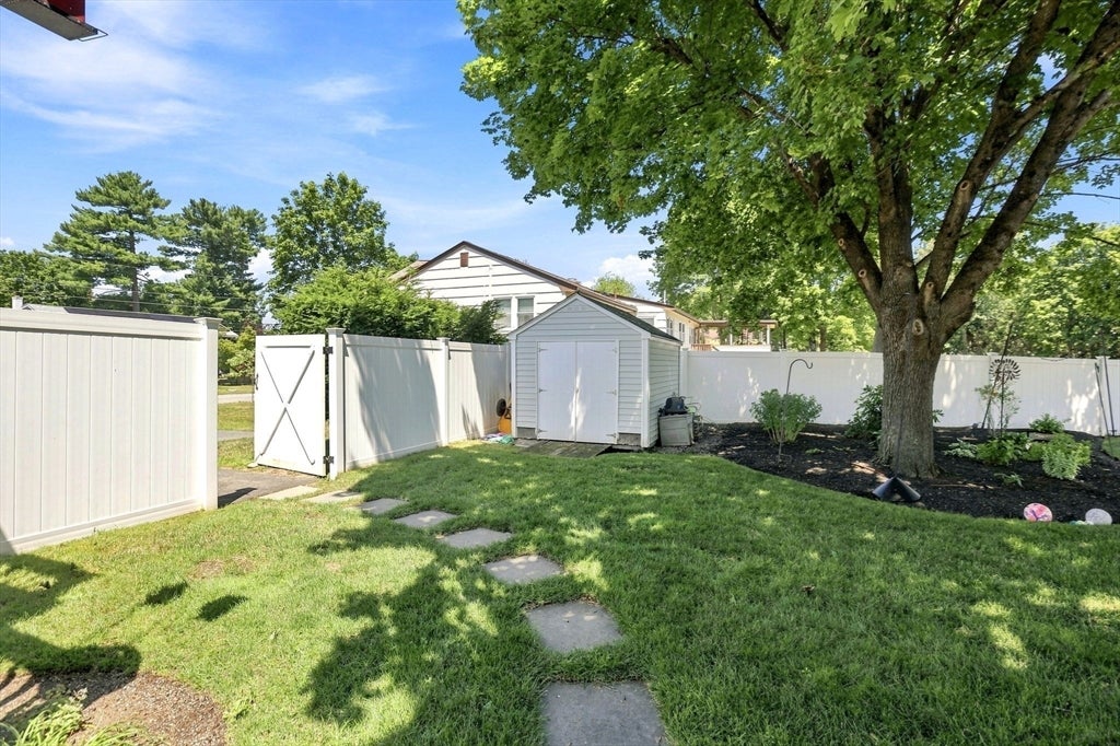 214 Rogers Drive, Stoughton, MA Photo #35