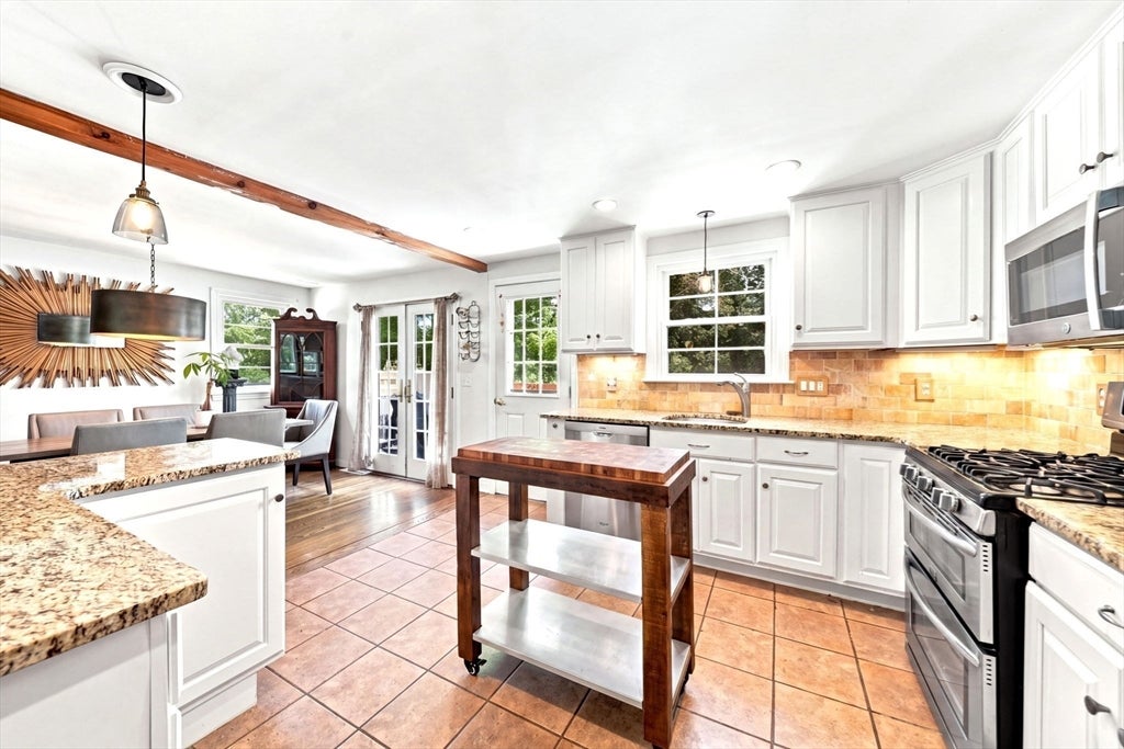 214 Rogers Drive, Stoughton, MA Photo #9