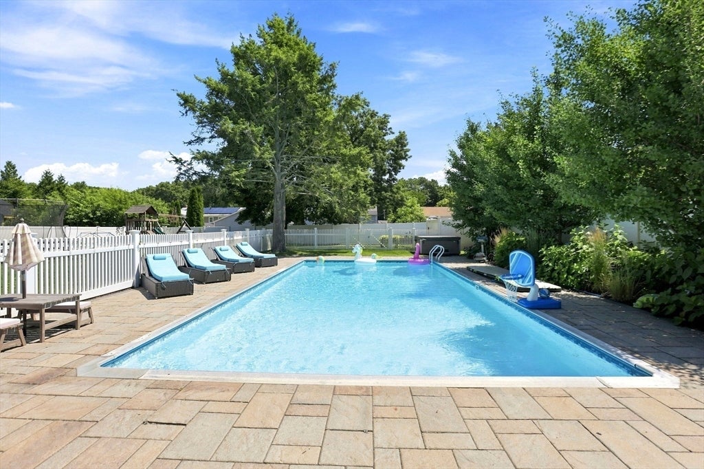 214 Rogers Drive, Stoughton, MA Photo #39