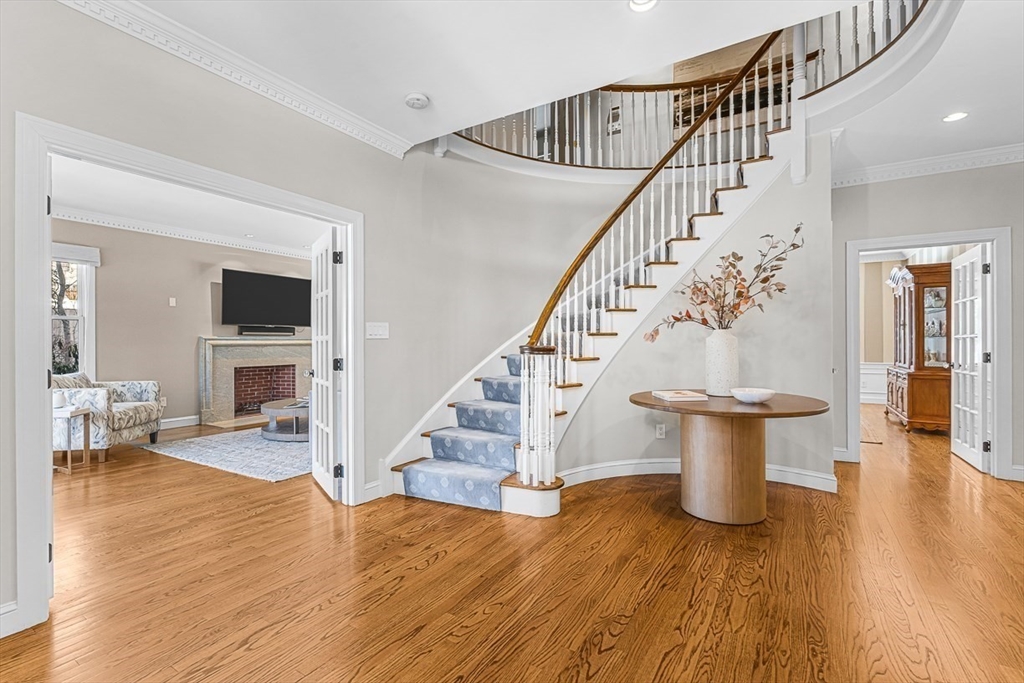 56 Lantern Ln