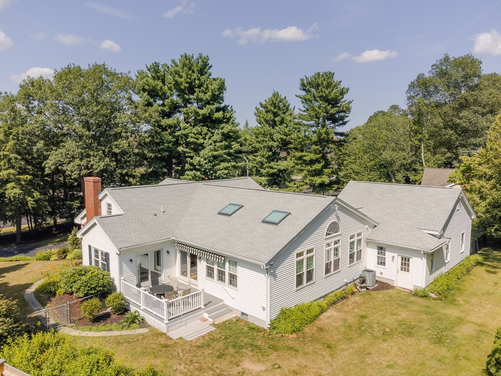 8 Hartford St