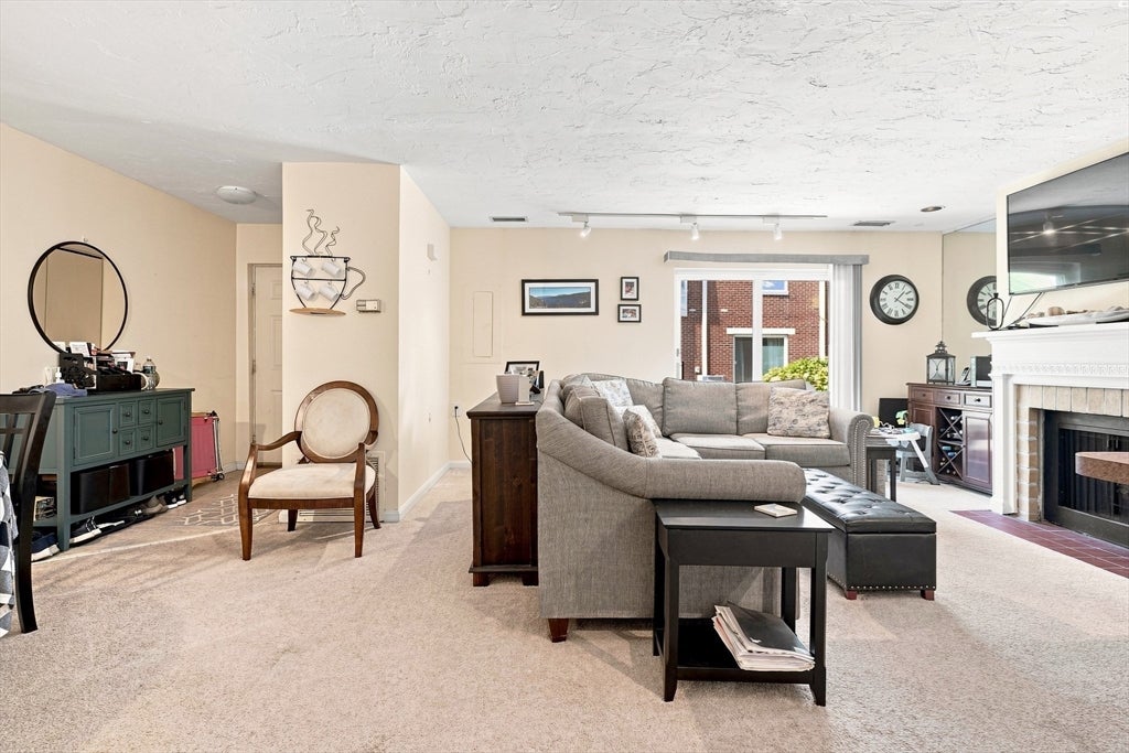 150 Quincy Shore Drive #17, Quincy, MA, 150 Quincy Shore Drive #17, Quincy, MA Photo #3
