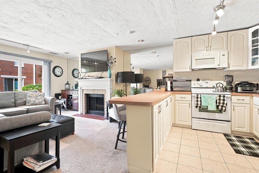 150 Quincy Shore Drive #17, Quincy, MA, 150 Quincy Shore Drive #17, Quincy, MA Photo #5