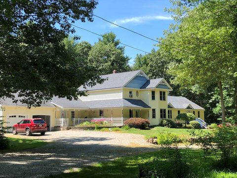 31 Bay Path Rd Charlton MA 01507