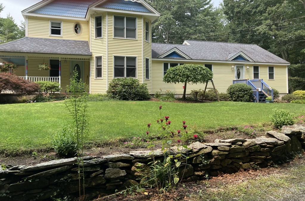 31 Bay Path Rd