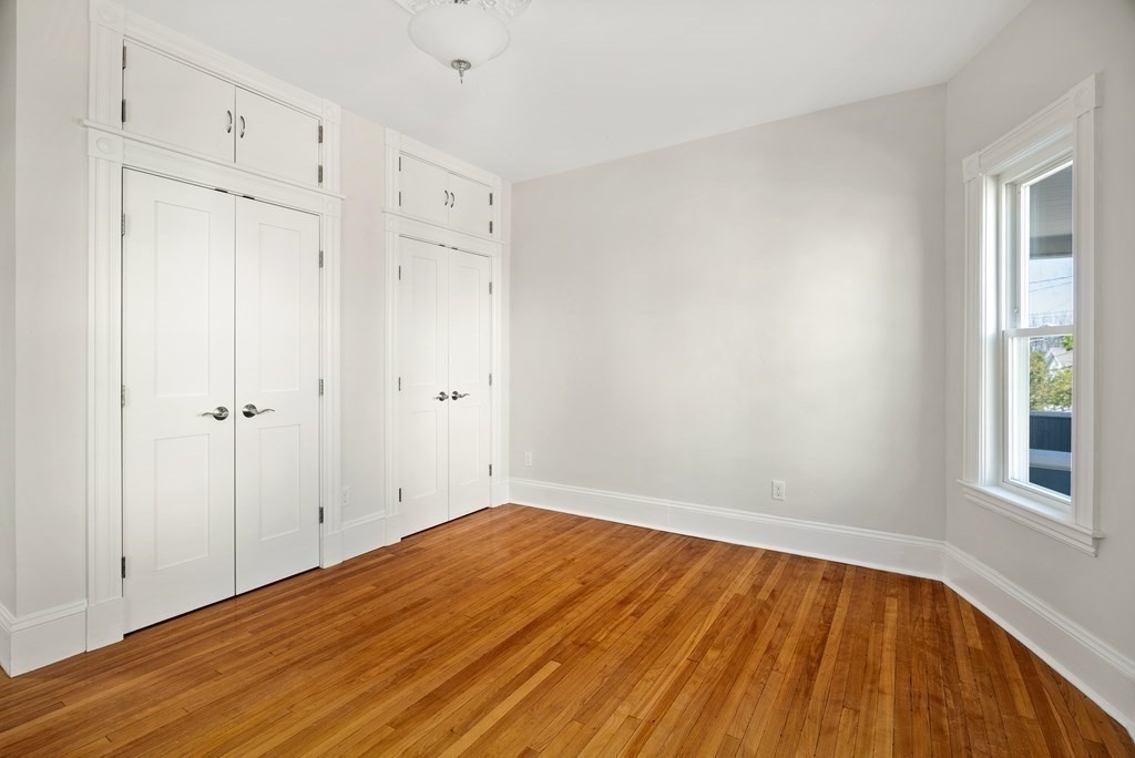 Everett, Massachusetts 02149, United States, 2 Bedrooms Bedrooms, ,1 BathroomBathrooms,Residential,Pending,125340