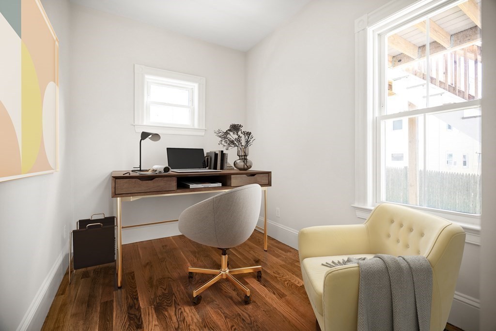 Everett, Massachusetts 02149, United States, 2 Bedrooms Bedrooms, ,1 BathroomBathrooms,Residential,Pending,125340