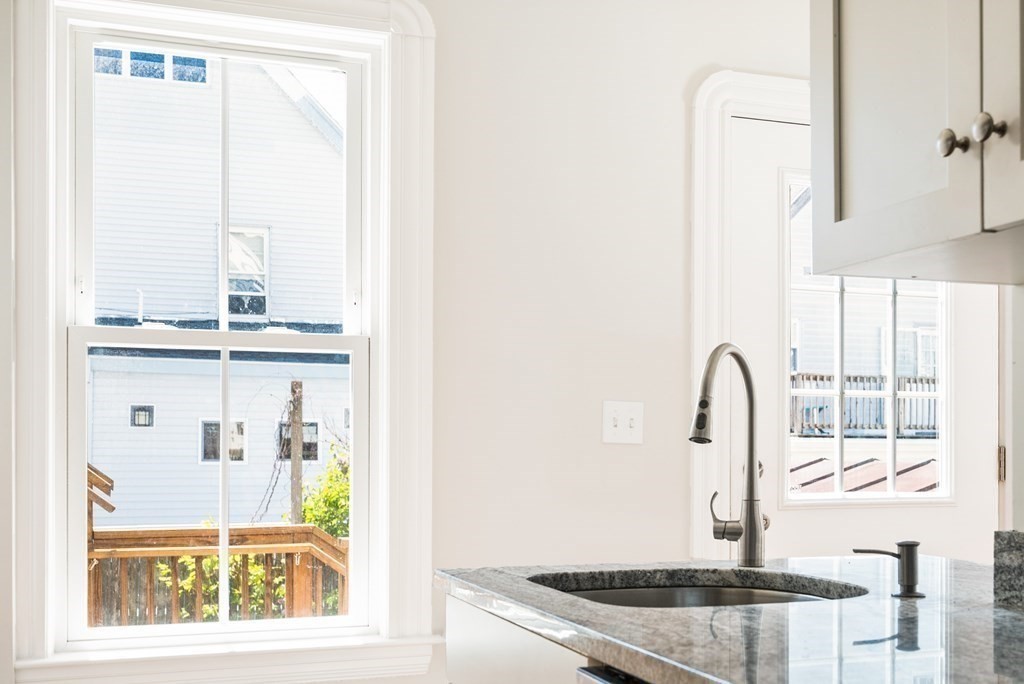 Everett, Massachusetts 02149, United States, 2 Bedrooms Bedrooms, ,1 BathroomBathrooms,Residential,Pending,125340