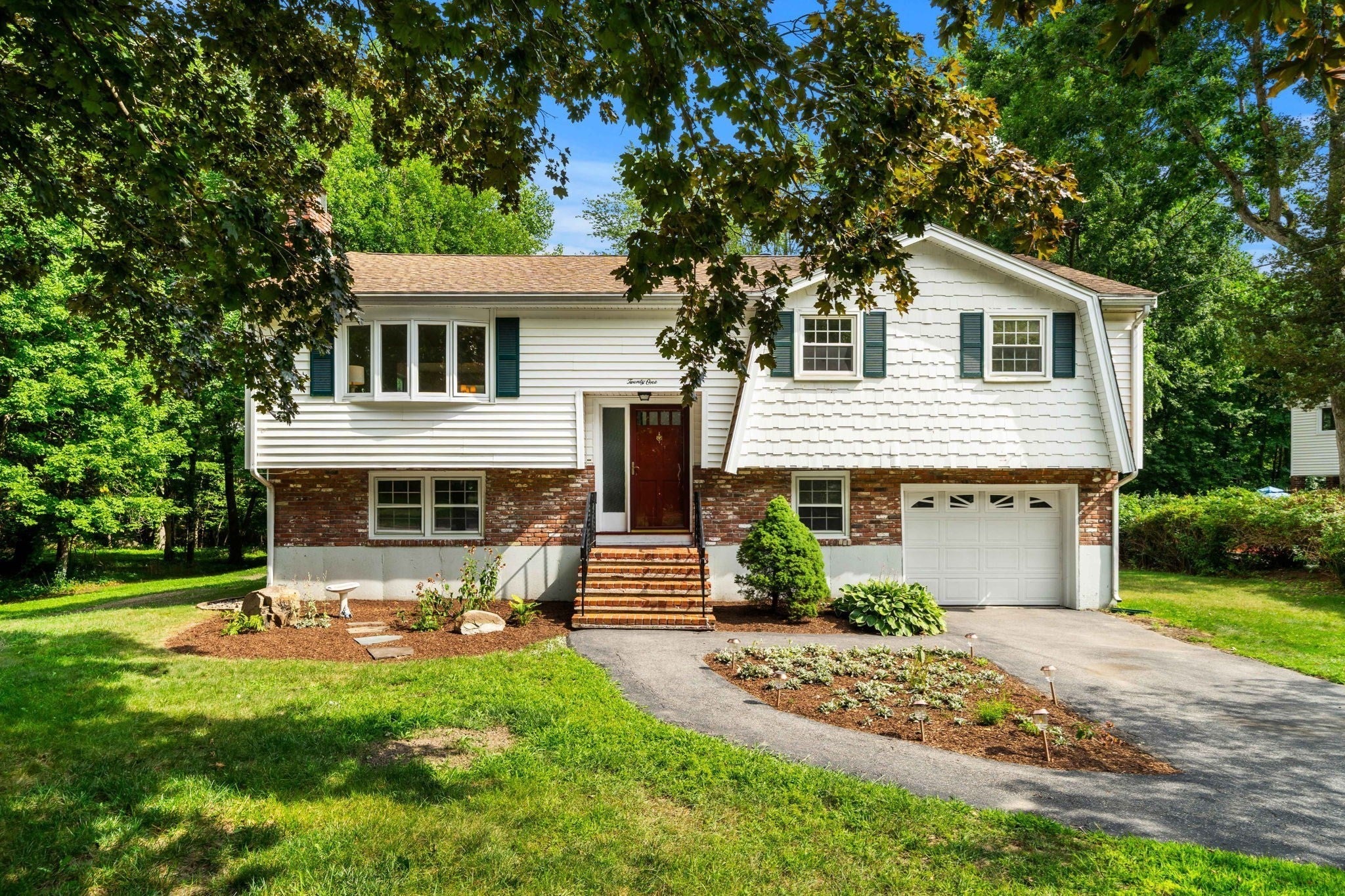 21 Freeport Dr, Burlington, MA, 21 Freeport Dr, Burlington, MA Photo #1