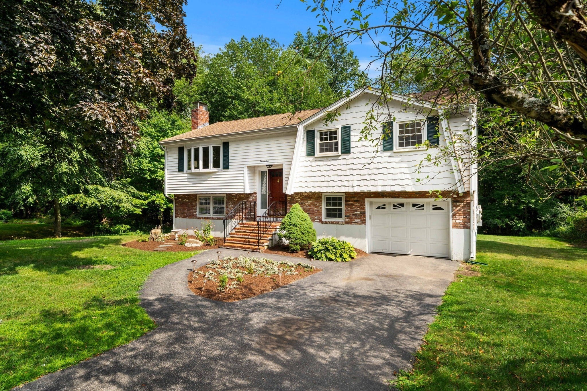 21 Freeport Dr, Burlington, MA, 21 Freeport Dr, Burlington, MA Photo #2