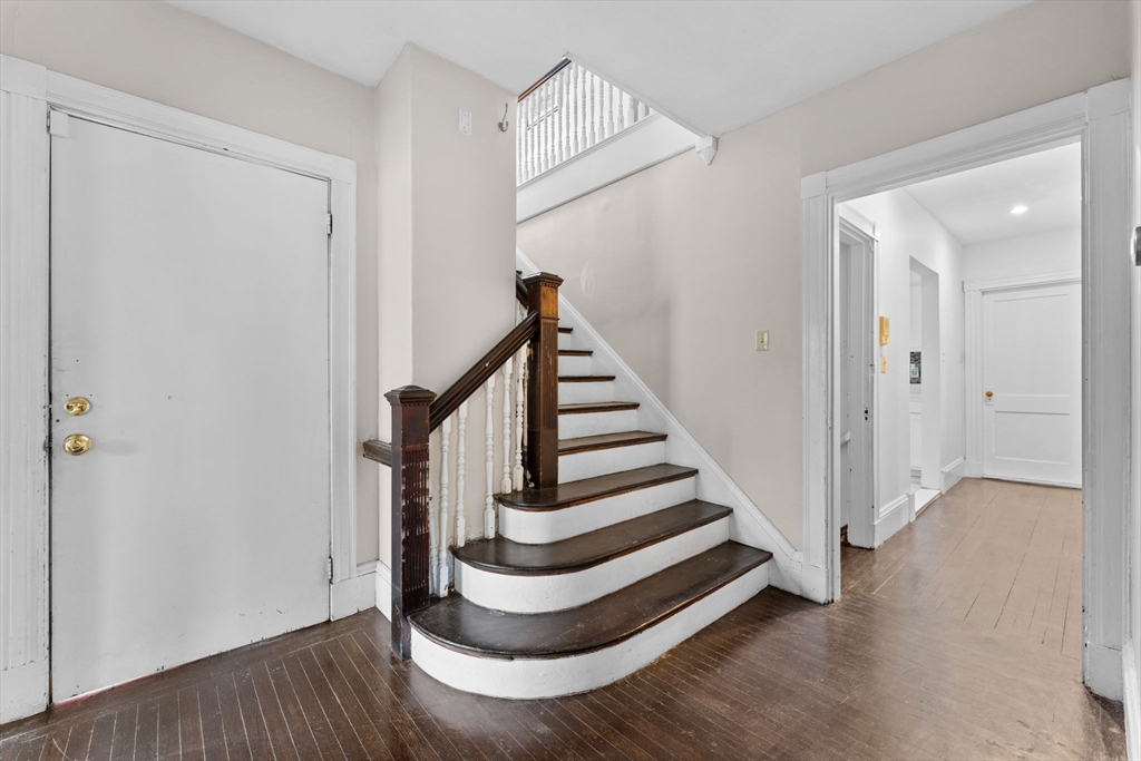15 Centervale Park