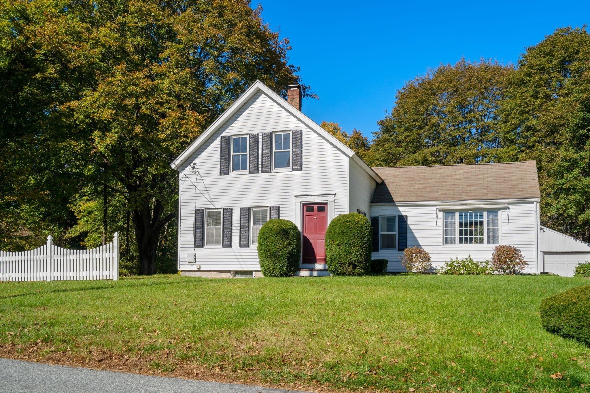 Photo of 8 Summer Street, Medfield, MA