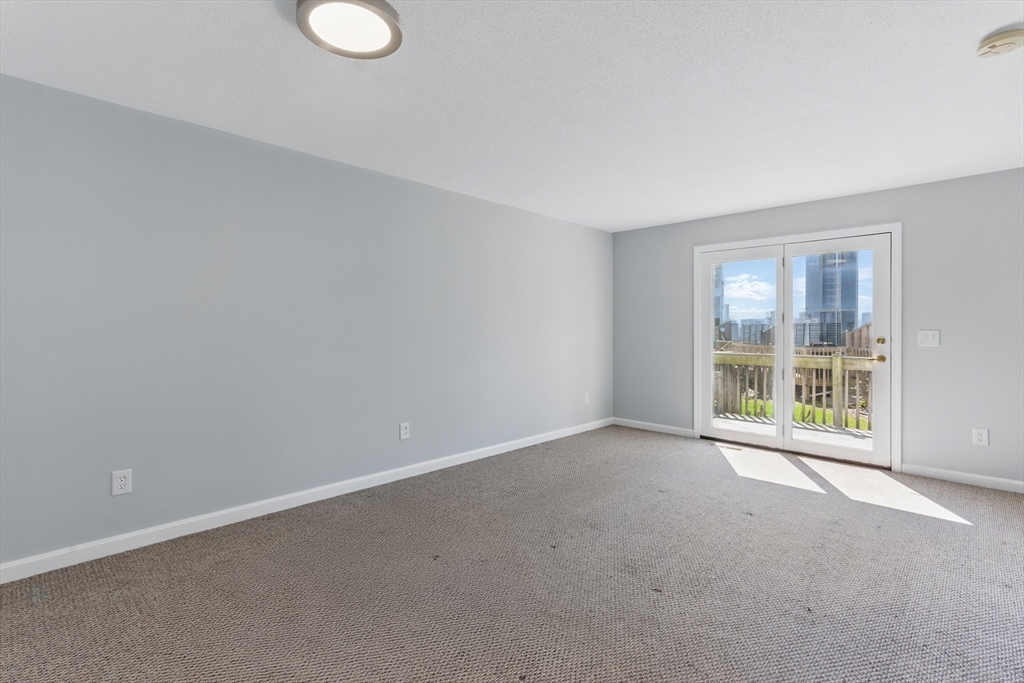 Chicopee, Massachusetts 01013, United States, 2 Bedrooms Bedrooms, ,2 BathroomsBathrooms,Residential,Pending,108211