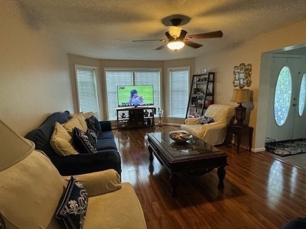 22 Freemens Cir