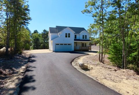 33 Seabiscuit Dr Plymouth MA 02360