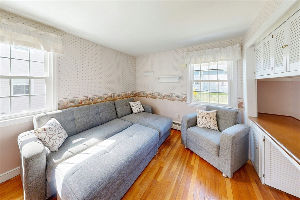 15 Rose St