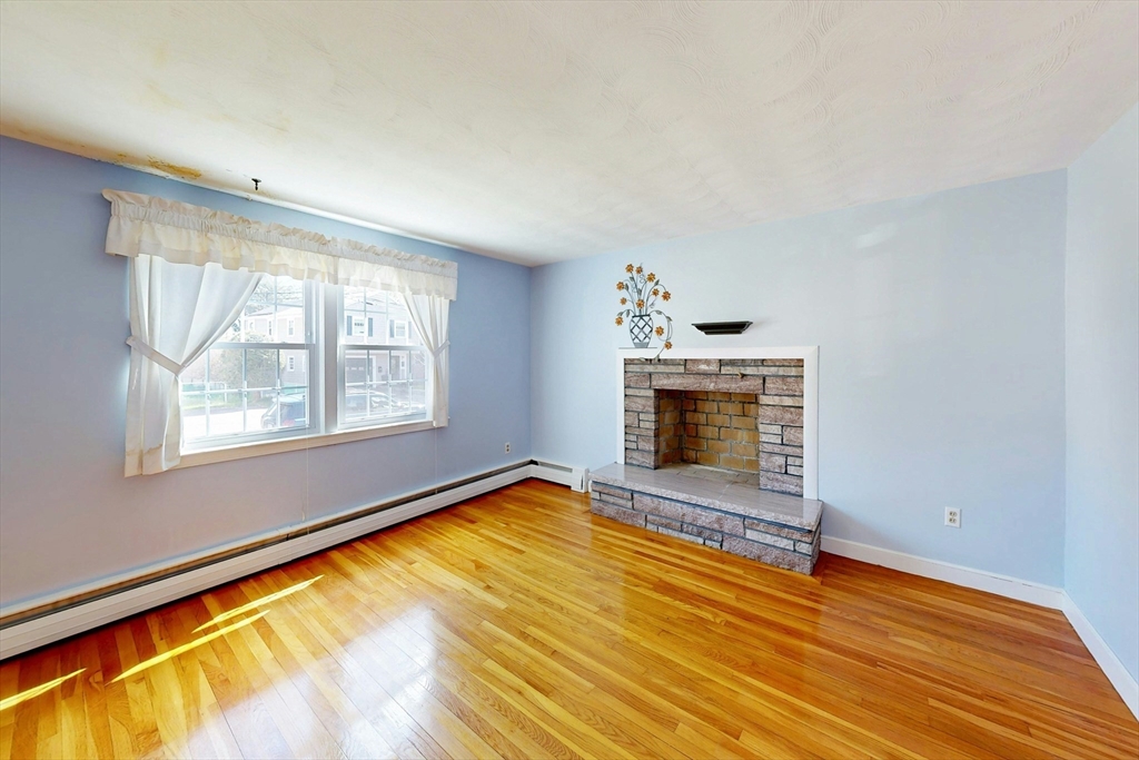 15 Rose St