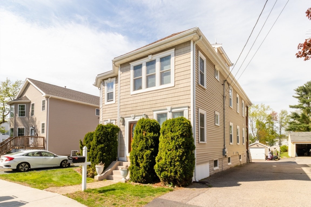 24 Short St
