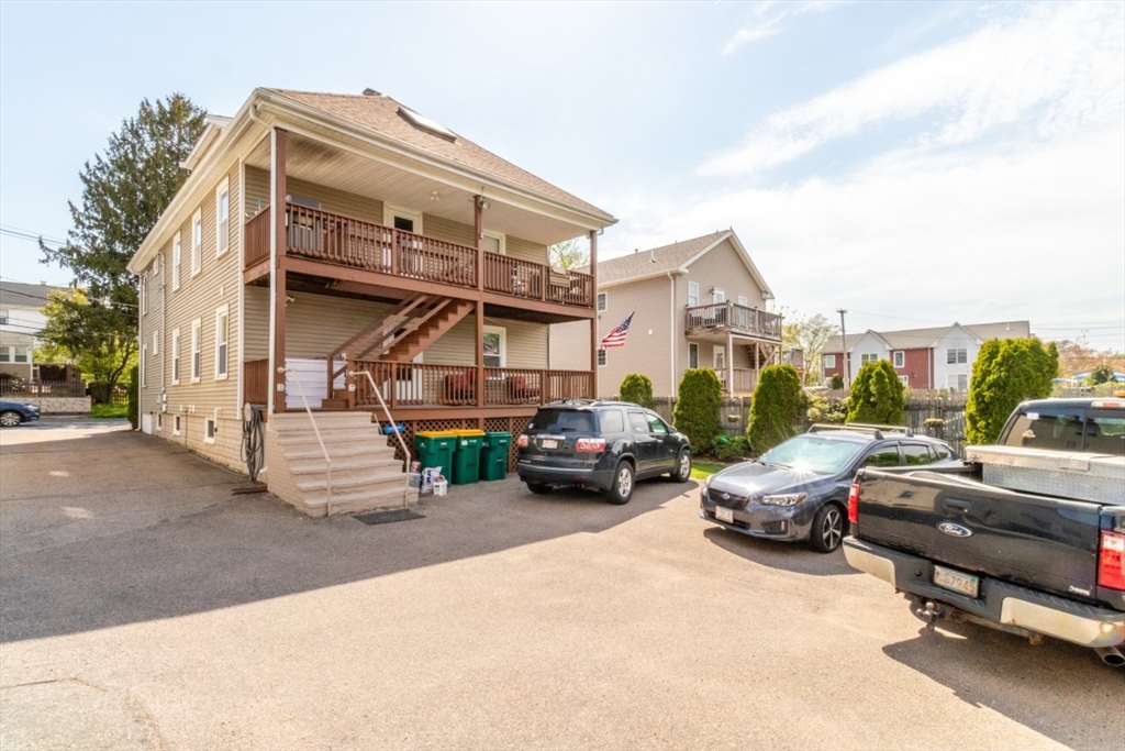 24 Short St