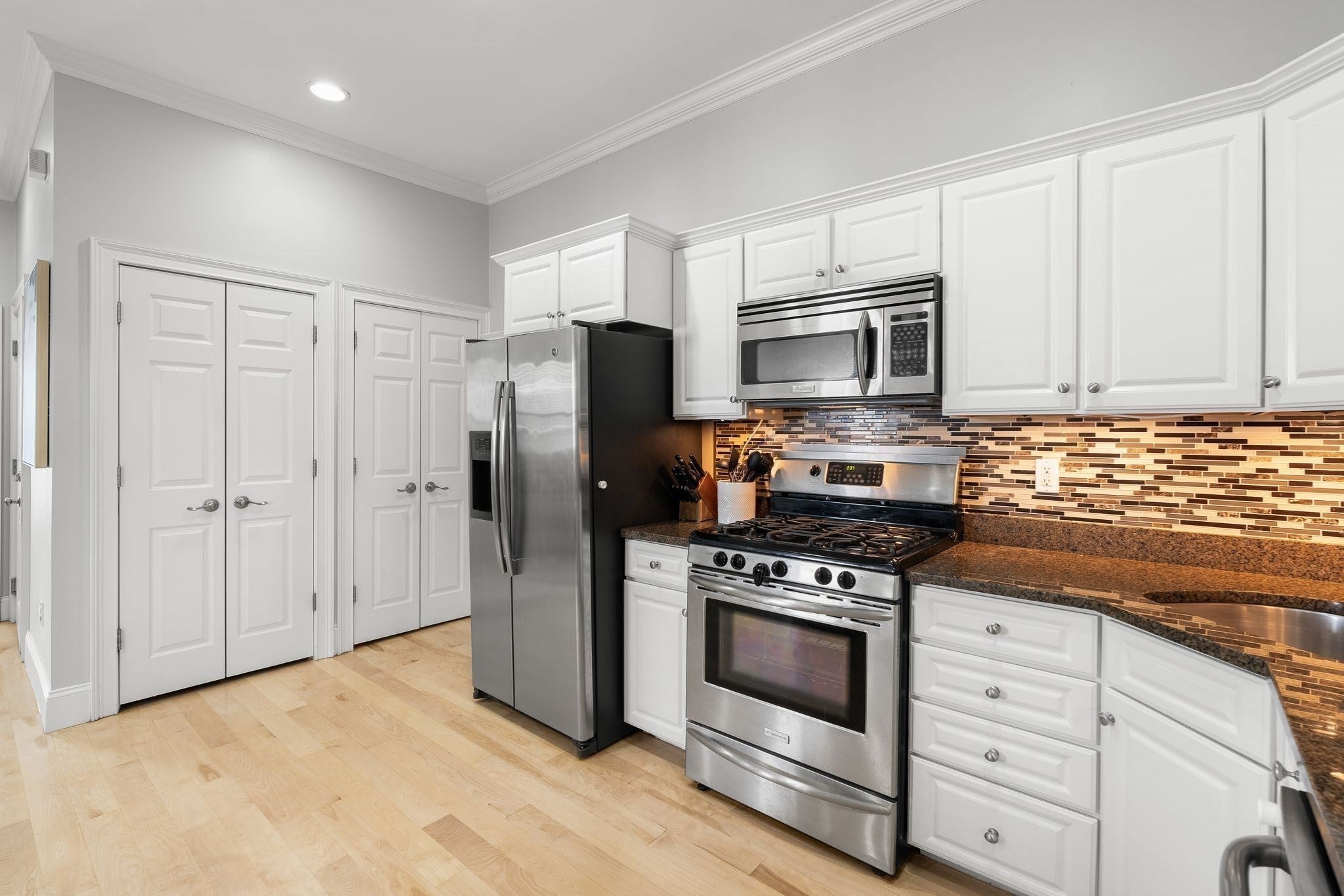 534 E 5th St #1, Boston, MA Photo #7